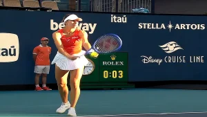 Magda Linette Ends Swiatek’s 73-Match Opening-Round Winning Streak in Miami