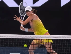 Iga Swiatek’s Coaching Change Signals Deeper Pressure, Says Andy Roddick