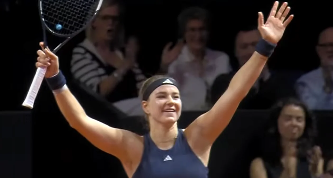 Karolína Muchová celebrates with raised arms after reaching the semi-finals at the Stuttgart 2026 tournament.
