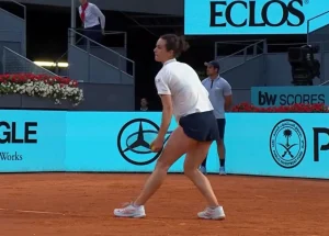 From Roland Garros Breakout to Brutal Reset: Lois Boisson Returns With Scars—and Belief