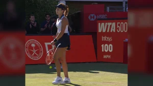 Iva Jovic Proves Her Grass Game Can Hurt the Big Names by Beating Amanda Anisimova at Queen’s