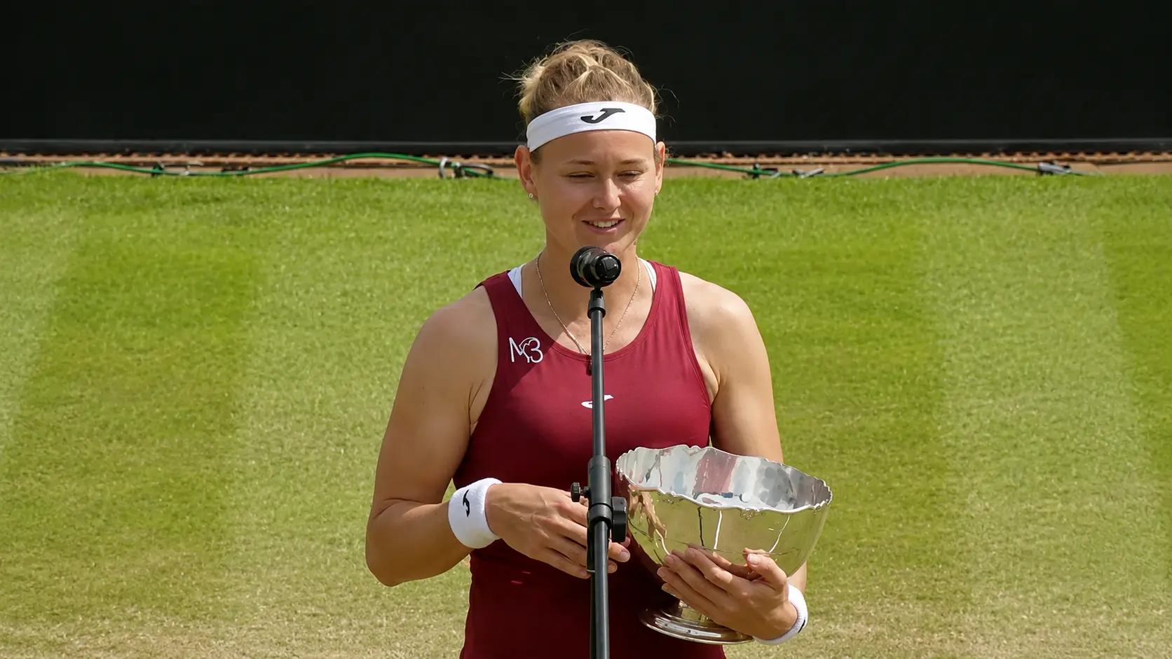 Marie Bouzkova celebrates after defeating Emma Navarro at the Nottingham Open 2026