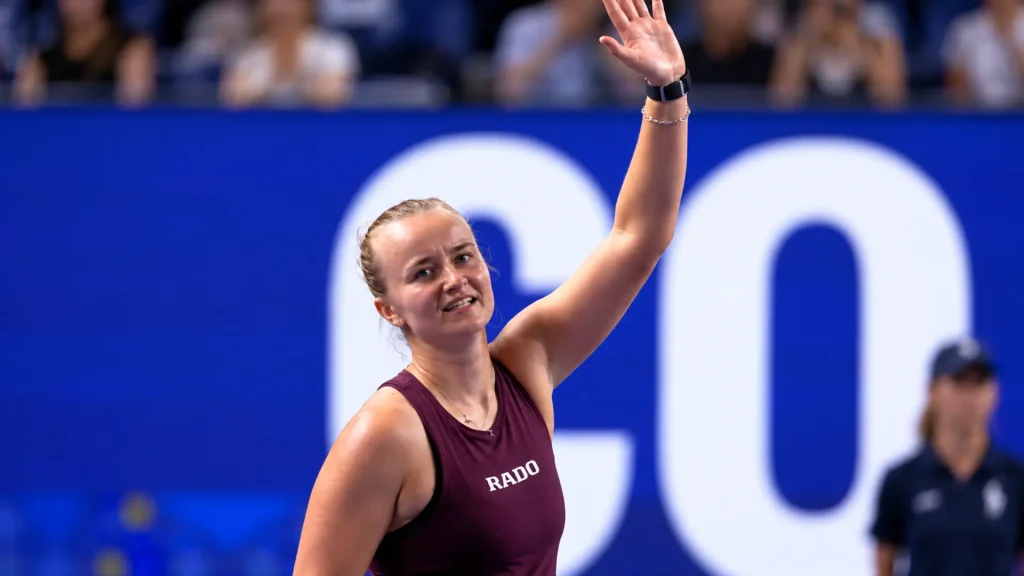 Barbora Krejcikova Saves Two Match Points and Escapes Friedsam’s Singapore Upset Bid