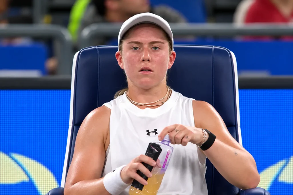 Sonay Kartal sits courtside midway through the first set of the 2026 Wuhan Open final while leading Maja Chwalinska 3-1